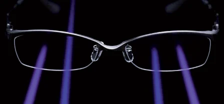 עדשות בעלות יכולת סינון קרינת האור הכחול